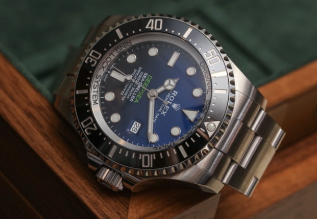 Cheap Replica Rolex Deepsea Sea-Dweller 126660 D-Blue Watches UK Hands-On